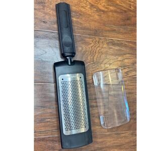 Pampered Chef Microplane Adjustable Fine Grater w Blade Cover Black #1105